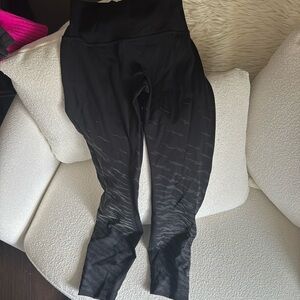 Lululemon leggings like new black size 6 authentic